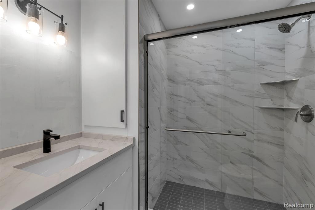408 Fox Hills #A5 Drive S, Bloomfield Hills, MI 48304 — Photo 27