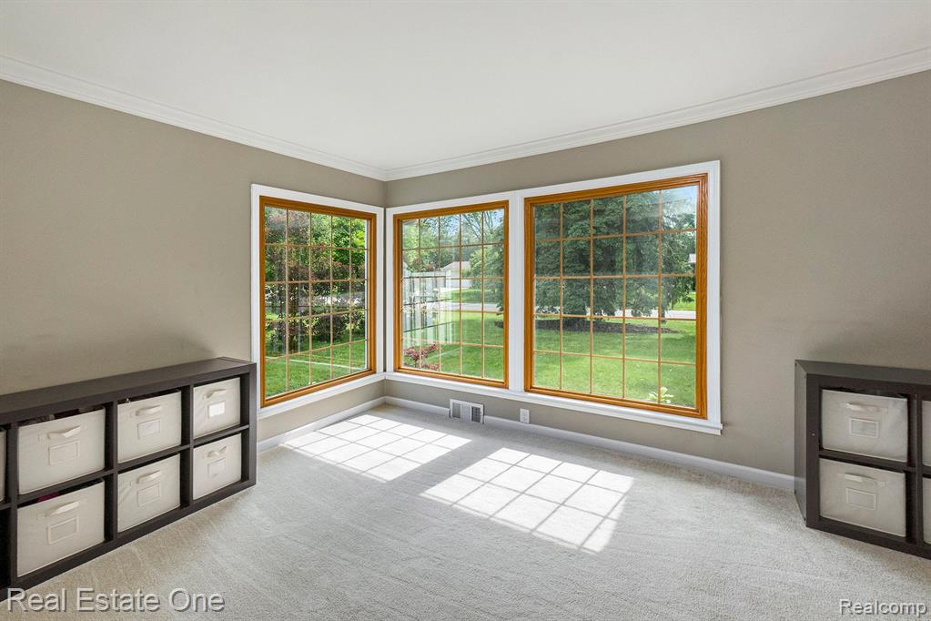 994 HAMPSTEAD Lane, Rochester Hills, MI 48309 — Photo 4