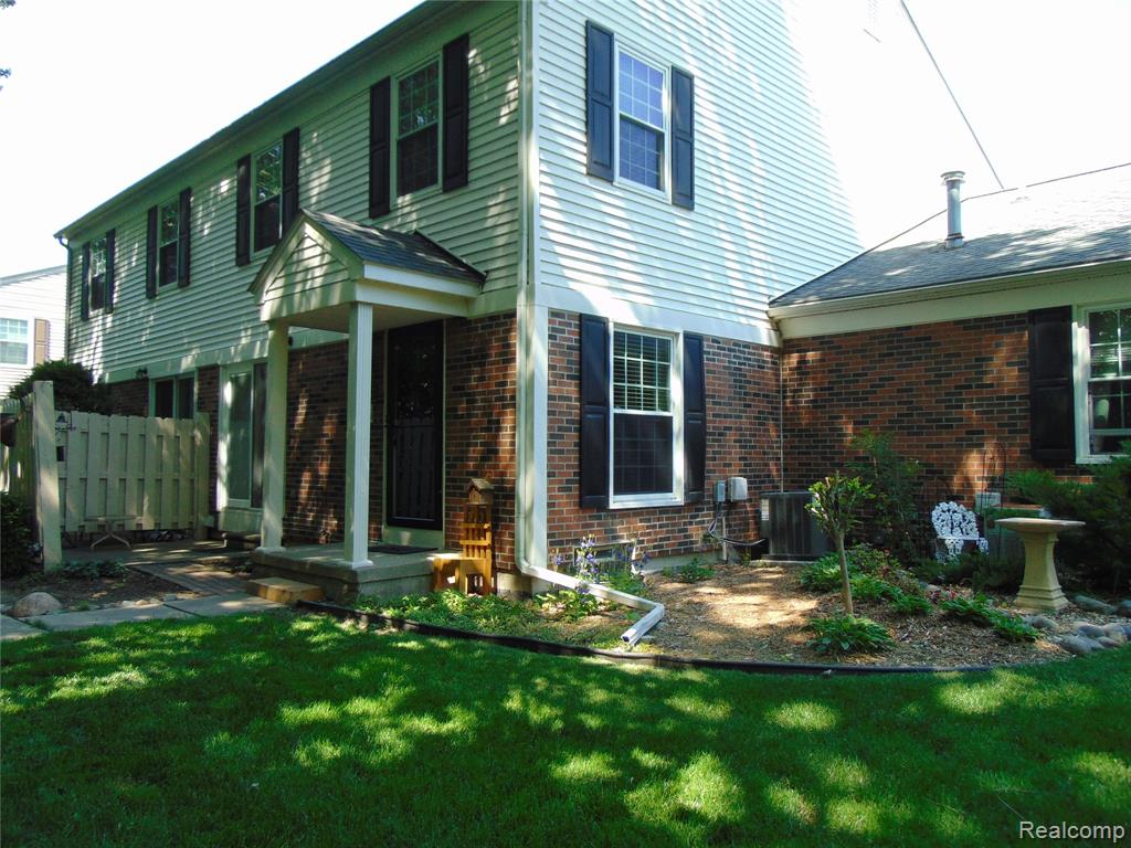 44167 Providence Drive, 326, Clinton Twp, MI 48038 — Photo 2