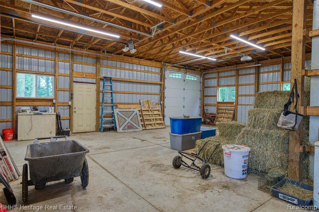 6952 Sharpe Road, Fowlerville, MI 48836 — Photo 44
