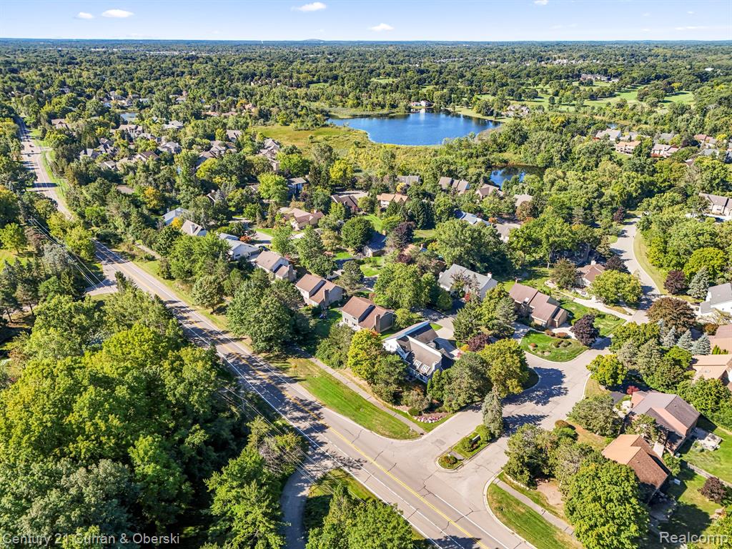 5084 Champlain Circle, West Bloomfield, MI 48323 — Photo 52
