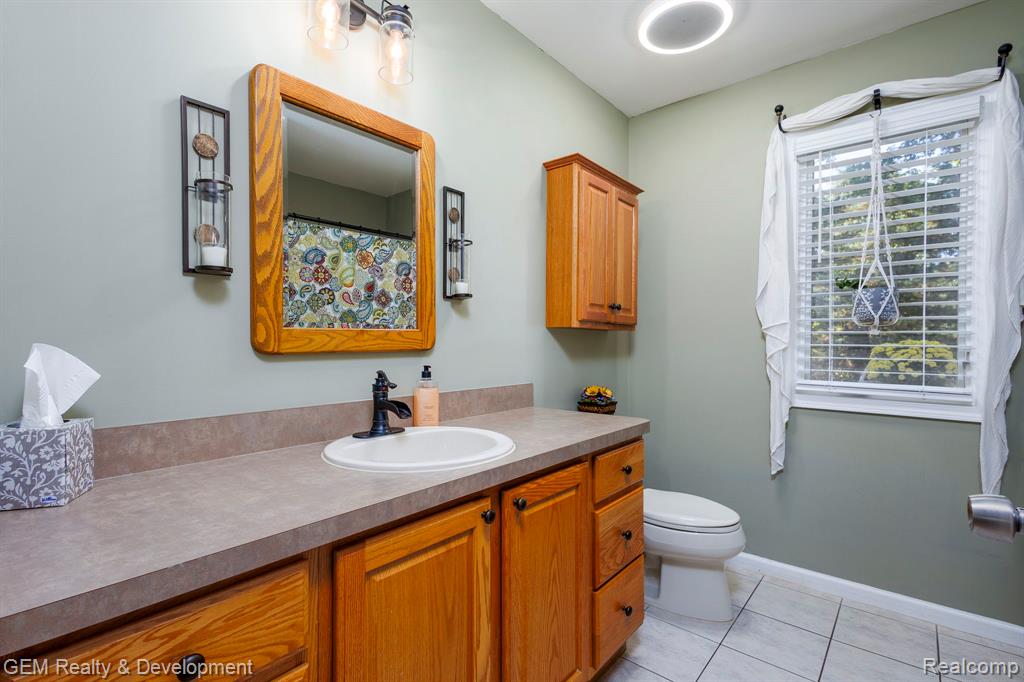 925 Sarah Road, Pinckney, MI 48169 — Photo 22