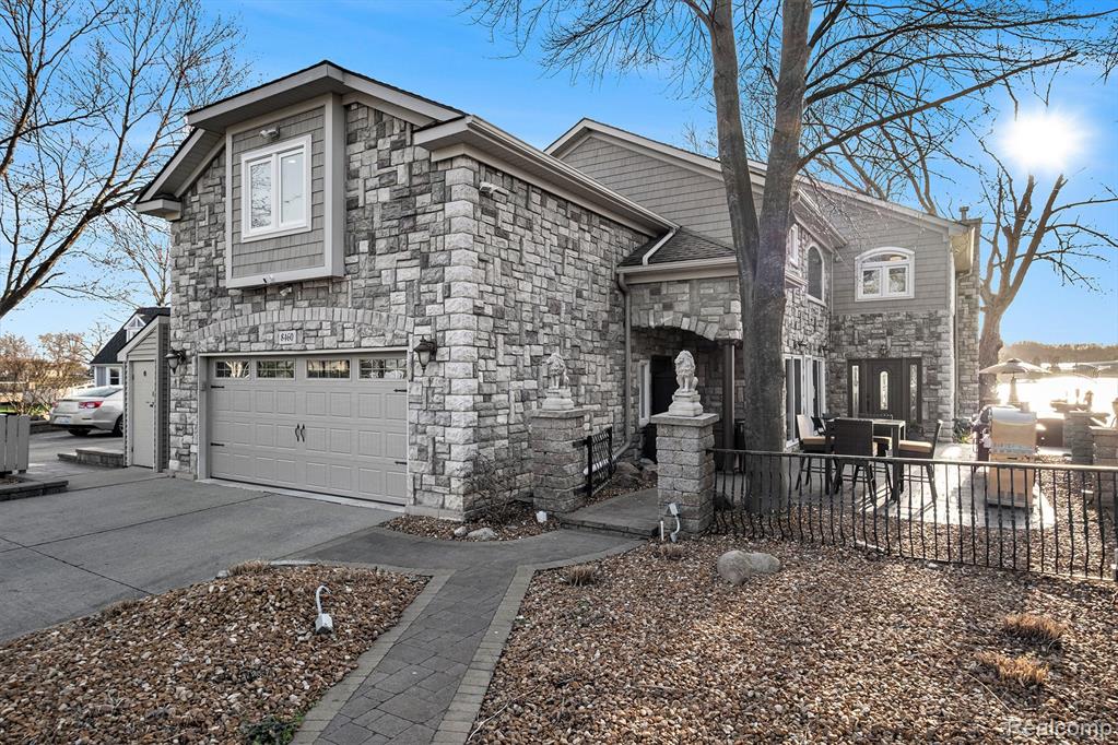 8460 WOODLAND SHORE Drive, Brighton, MI 48114 — Photo 58