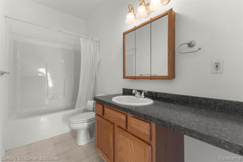 60 S Biggs Street, Belleville, MI 48111 — Photo 12