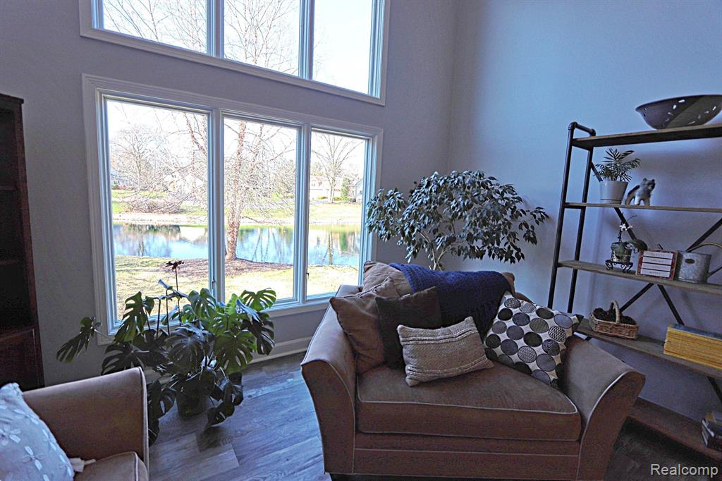 5470 HURON HILLS Drive, Commerce Twp, MI 48382 — Photo 6