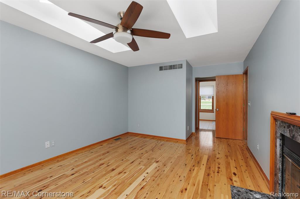 501 Alexander Drive, Commerce Twp, MI 48390 — Photo 16