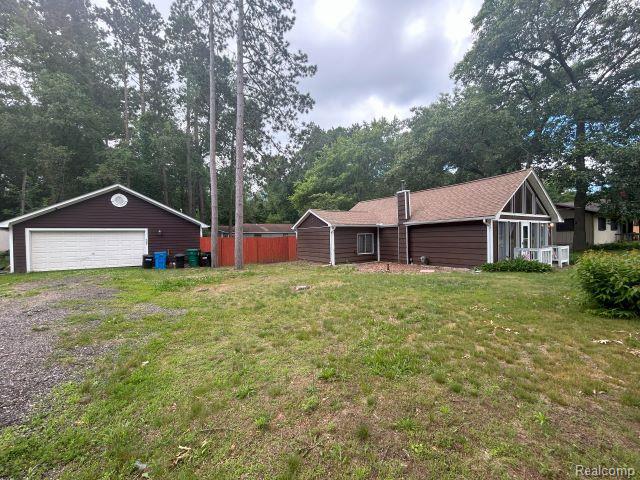 9151 CHAUMONT Drive, Commerce Twp, MI 48382 — Photo 2