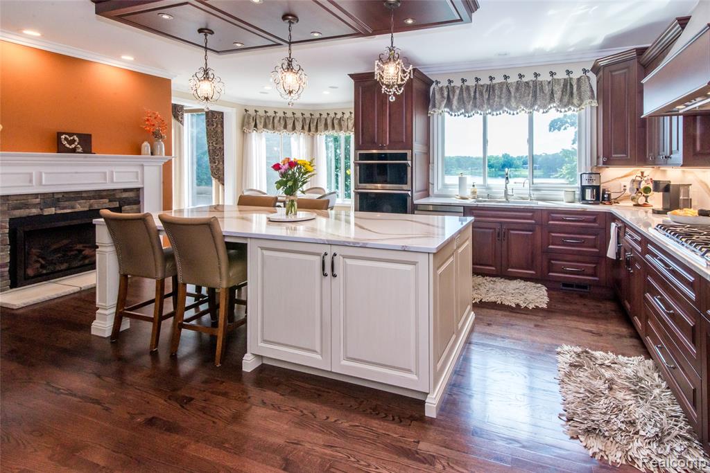 3166 W Beach Lake Drive, Milford, MI, 48380