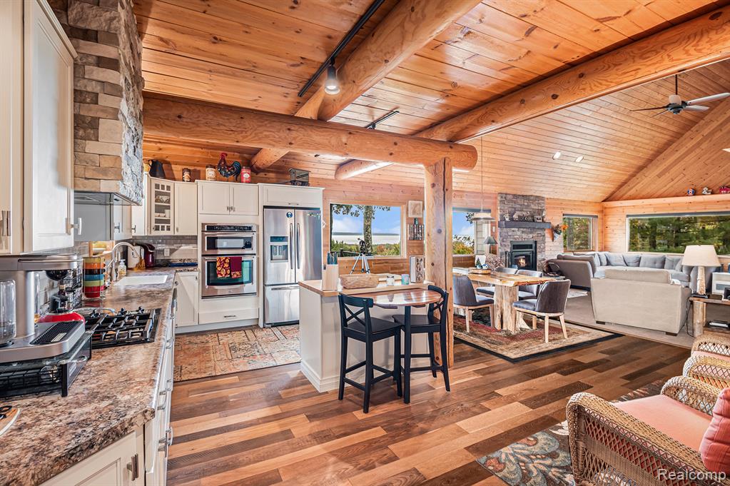 5959 La Canada, Harbor Springs, MI 49740 — Photo 4