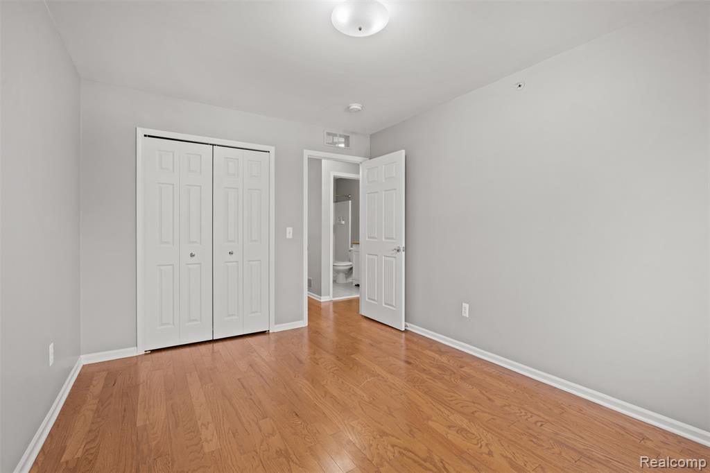 470 Old Pine Way, Walled Lake, MI 48390 — Photo 25