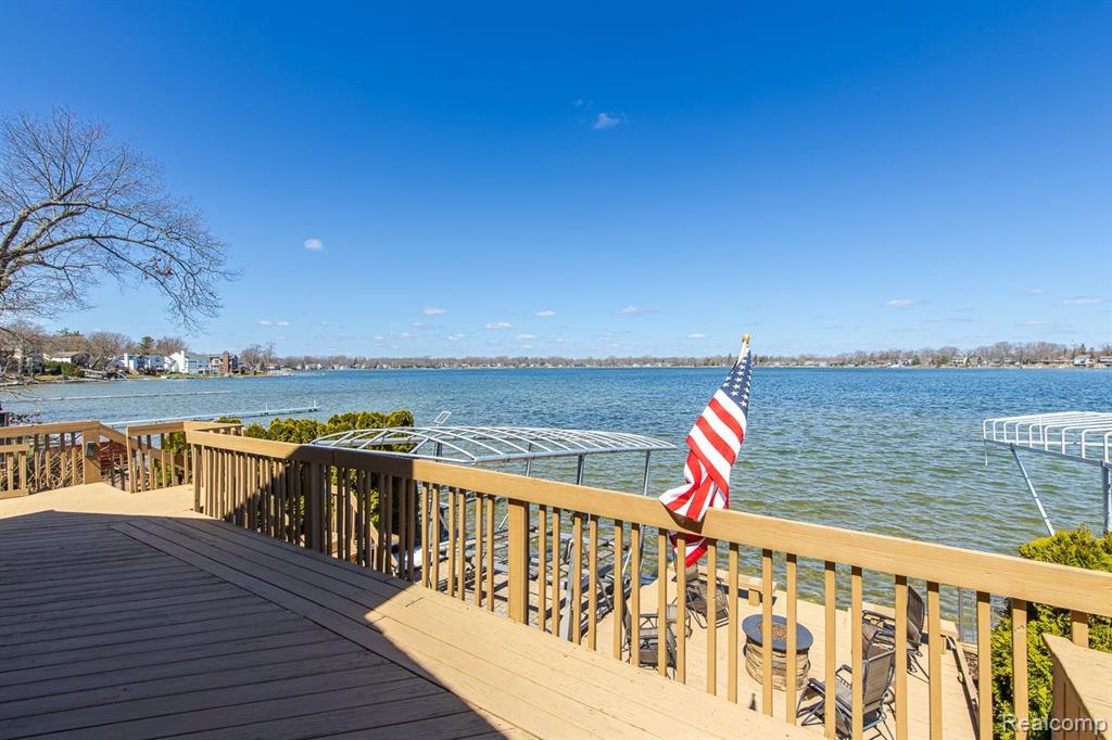 4830 SHERWELL Drive, Waterford, MI 48327 — Photo 3