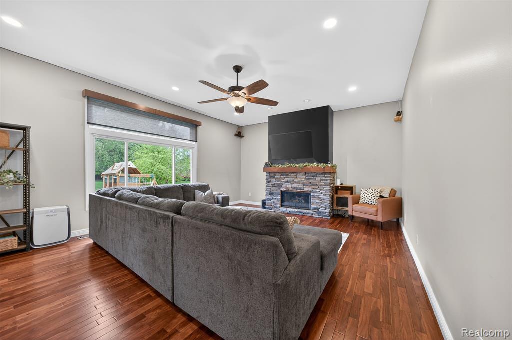 1427 Trailside Boulevard, Wixom, MI 48393 — Photo 13