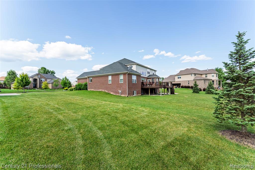 6776 Portsman Court, Canton, MI 48187 — Photo 4