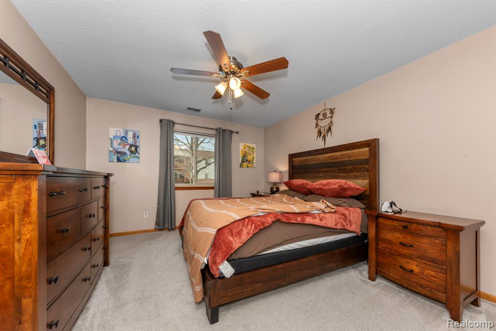 9624 Sawgrass Court, Belleville, MI 48111 — Photo 10