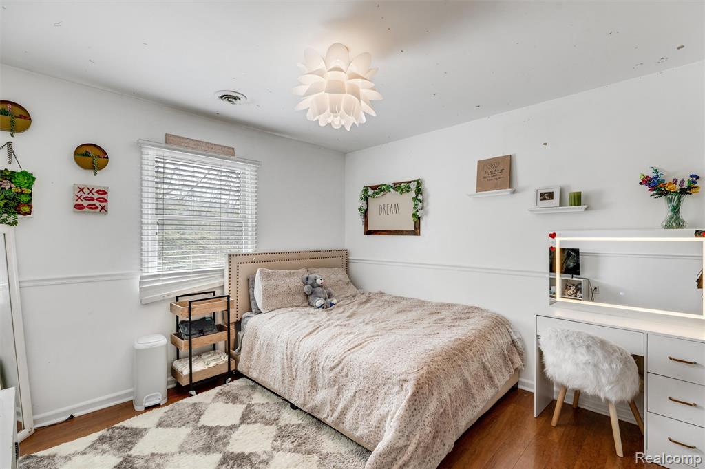 415 Leon Road, Walled Lake, MI 48390 — Photo 28