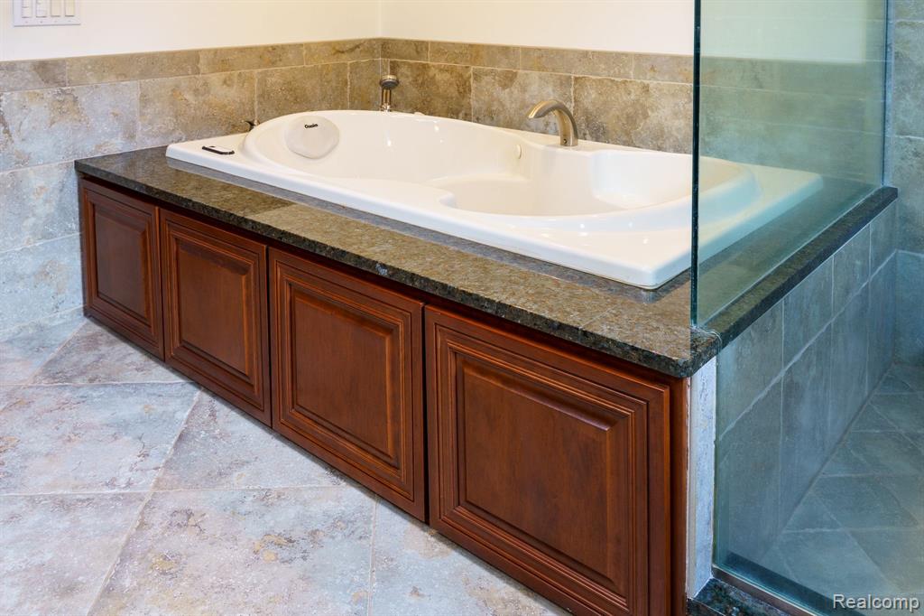 545 JUDI ANN Lane, Holly, MI 48442 — Photo 14