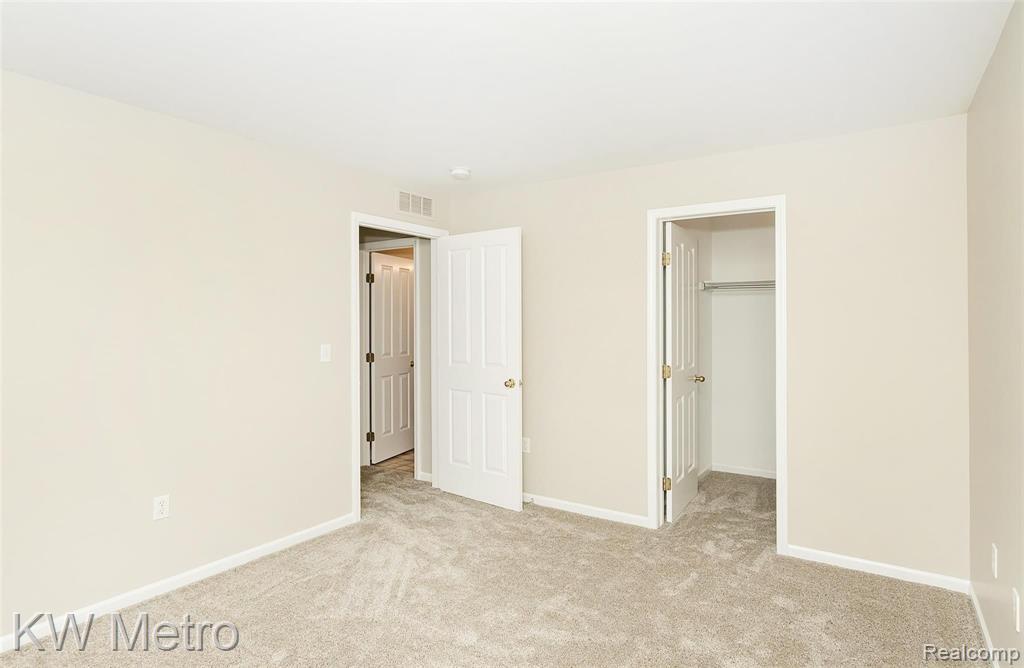 4121 Hampton Ridge Boulevard, Howell, MI 48843 — Photo 25
