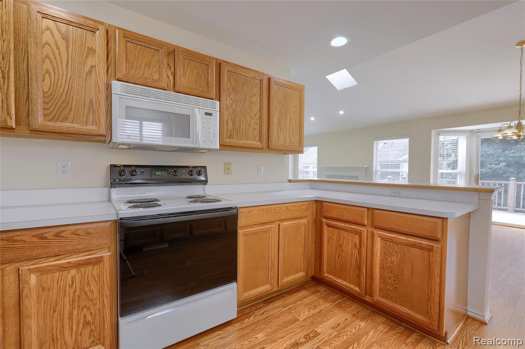 4434 Honeysuckle Drive, Sterling Heights, MI 48314 — Photo 11