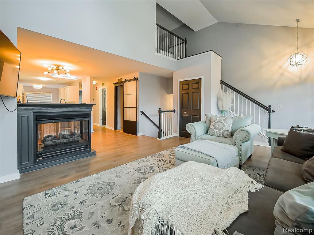 406 Old Pine Way, Walled Lake, MI 48390 — Photo 2