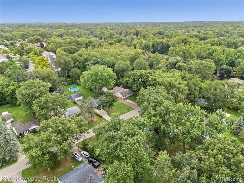964 Daffodil Drive, Waterford, MI 48327 — Photo 19