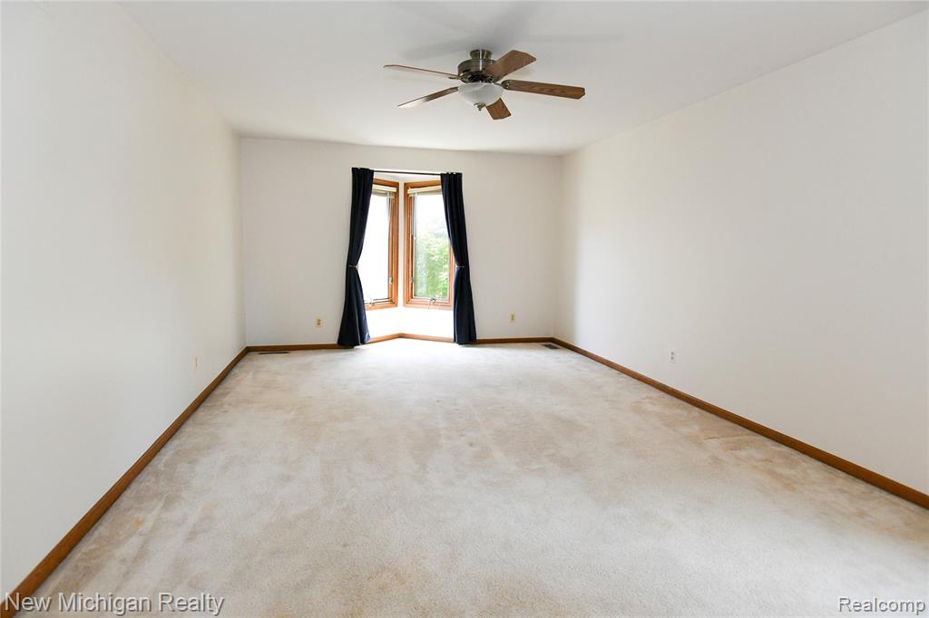 22200 Heatheridge, Farmington, MI 48167 — Photo 19