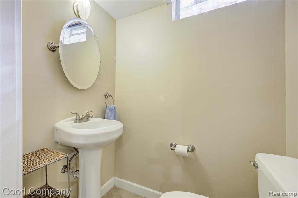 4248 Rosewold Avenue, Royal Oak, MI 48073 — Photo 27