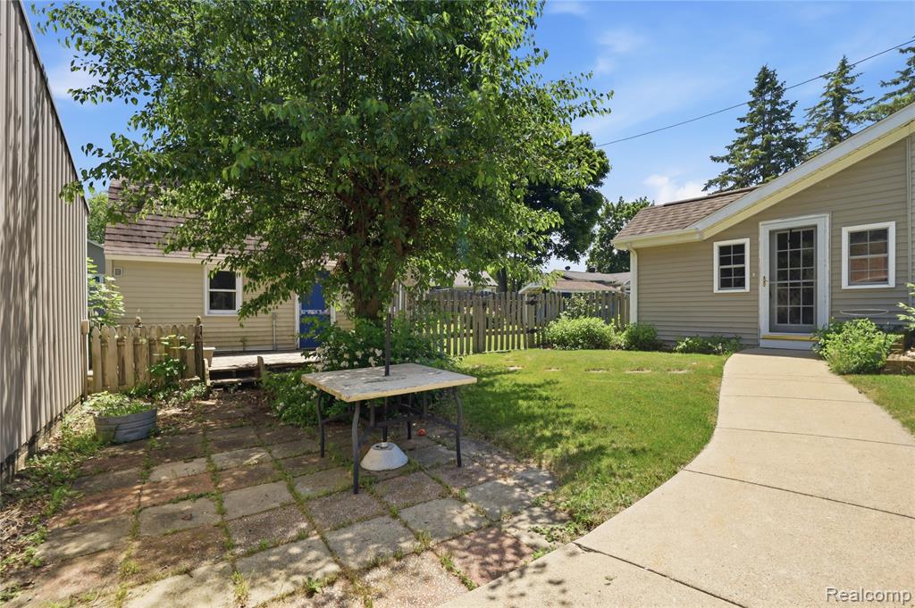 208 Flushing Street, Gaines Vlg, MI 48436 — Photo 34