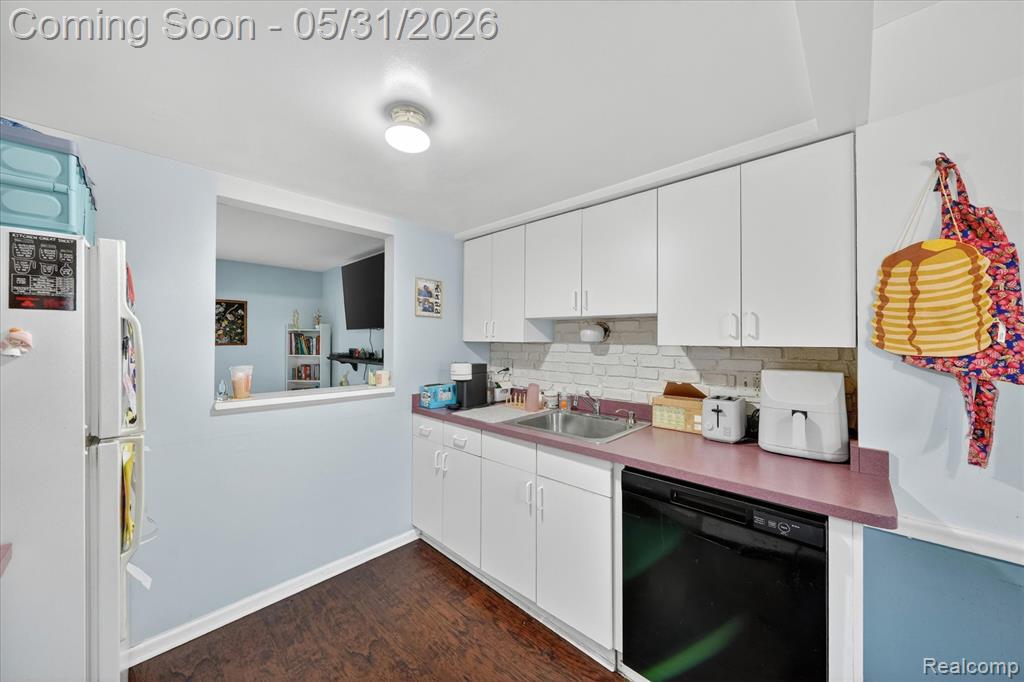 39700 Manor Drive, 10, Harrison Township, MI — Photo 11