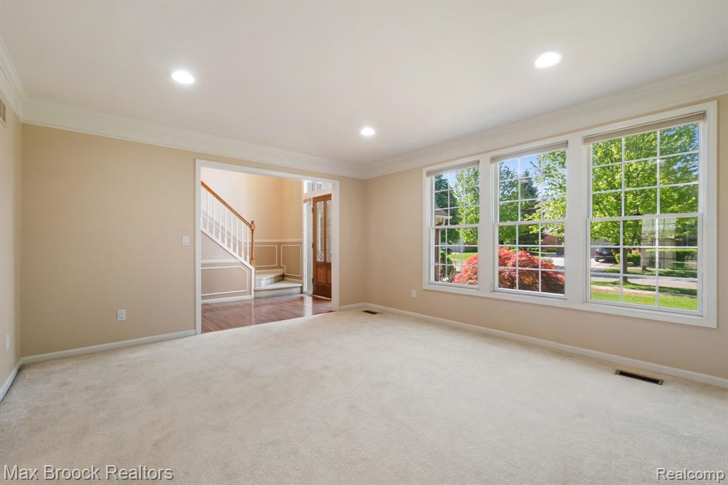 7657 Windgate Circle, West Bloomfield, MI 48323 — Photo 12