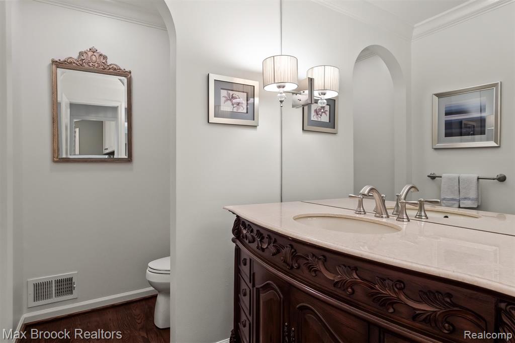 6280 Dakota Circle, Bloomfield Hills, MI 48301 — Photo 12