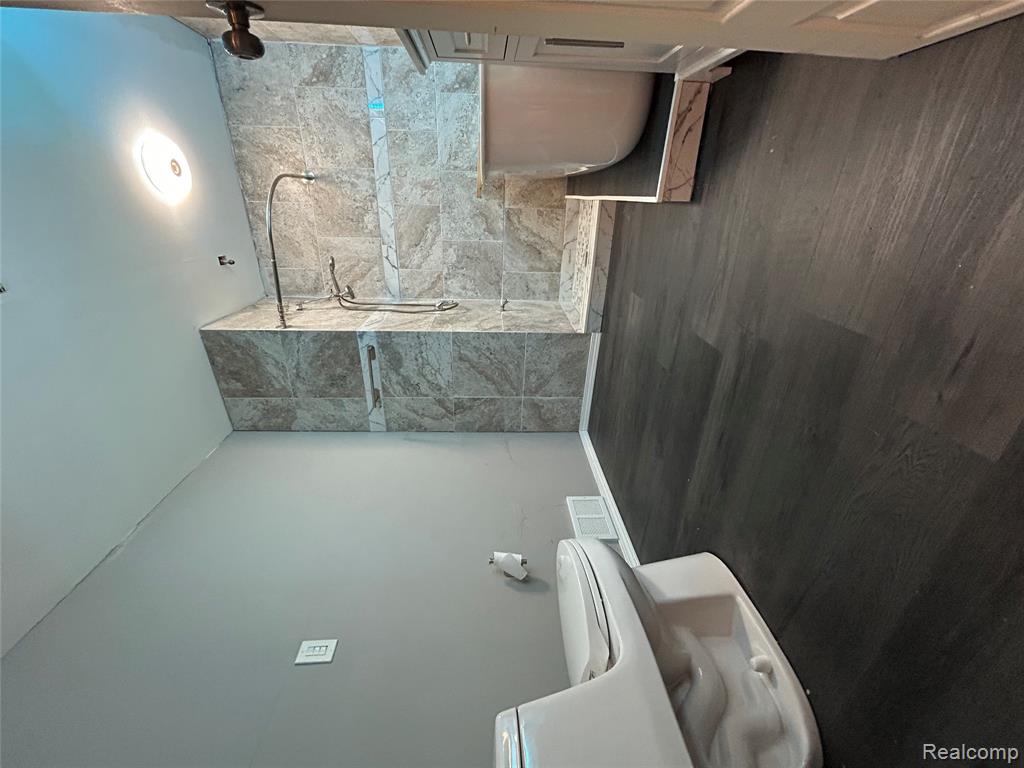 7004 Orchard Avenue, Warren, MI 48091 — Photo 30