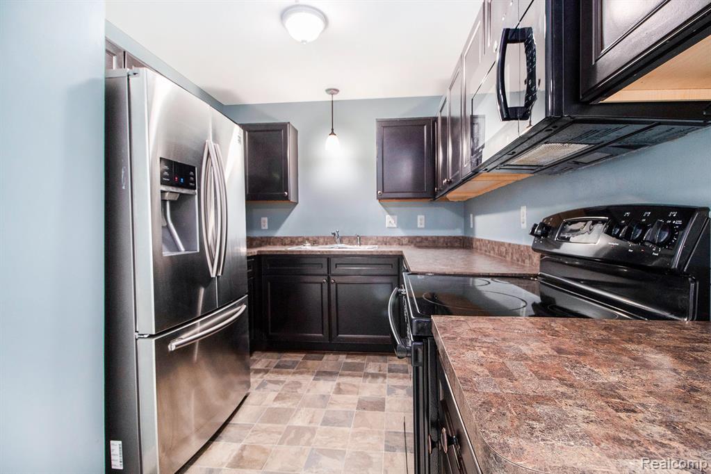 664 Lydia Lane, Pontiac, MI 48341 — Photo 4