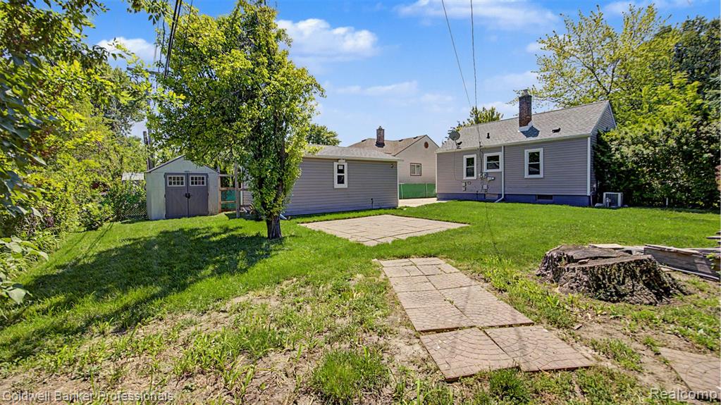 23836 Rosalind Avenue, Eastpointe, MI 48021 — Photo 11