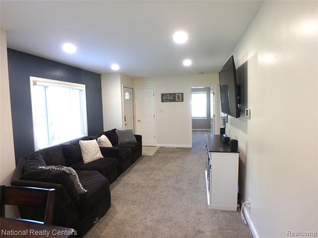 88 N Baldwin Road, Oxford, MI 48371 — Photo 2