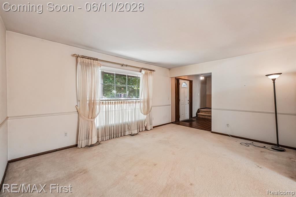 5950 Diamond Drive, Troy, MI 48085 — Photo 7