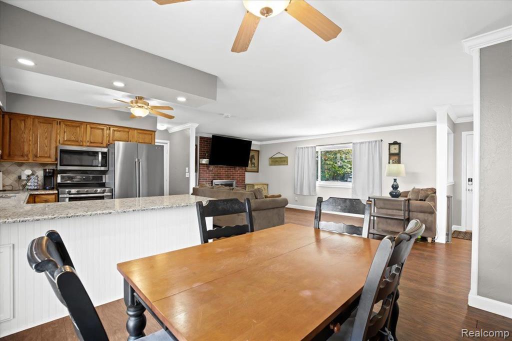 7677 MCCLEMENTS Road, Brighton, MI 48114 — Photo 7