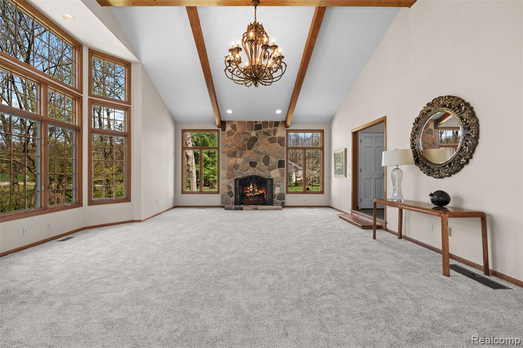 561 Valley Drive, Milford, MI 48381 — Photo 10