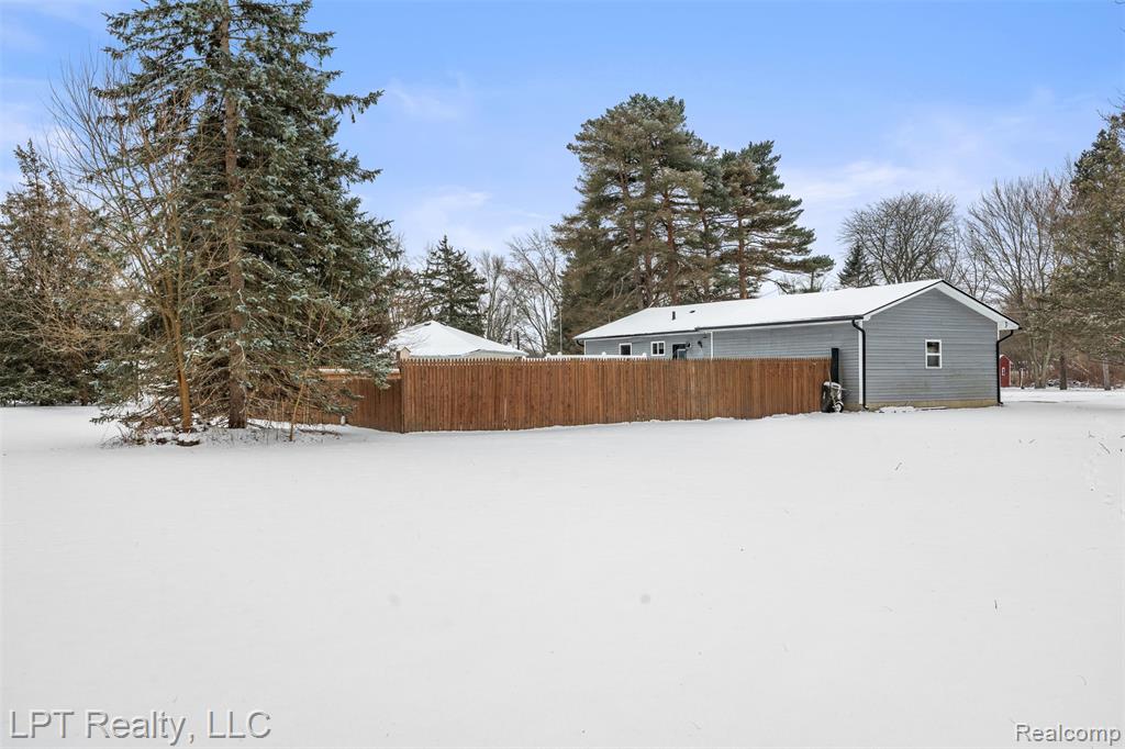 8088 Oreilly Circle, Davison, MI 48423 — Photo 38
