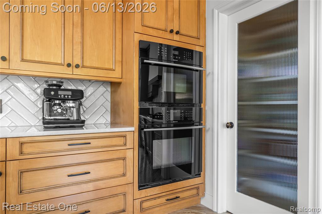 2428 Pine Lake Road, West Bloomfield, MI 48324 — Photo 33