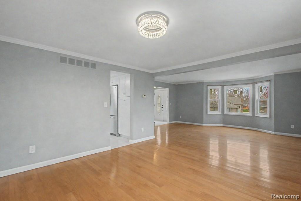 5394 Pond Bluff Drive, West Bloomfield, MI 48323 — Photo 7
