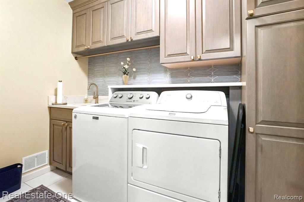 46322 HOUGHTON Drive, Shelby Twp, MI 48315 — Photo 18