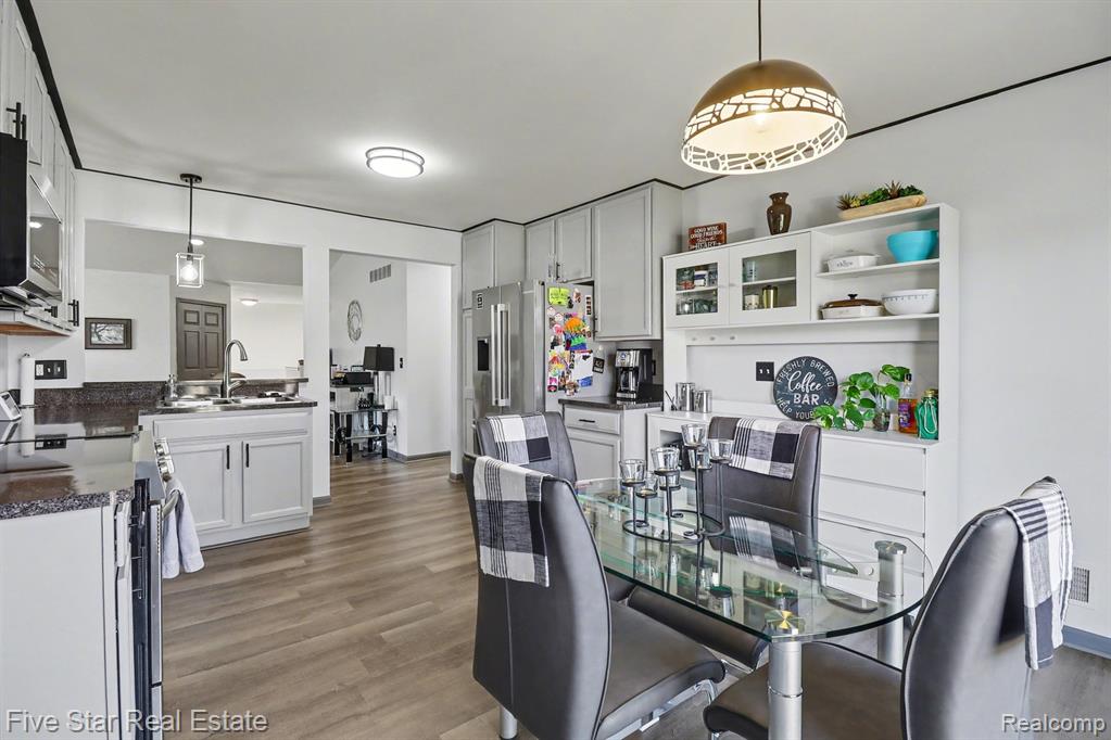 153 S Vista, Auburn Hills, MI 48326 — Photo 11