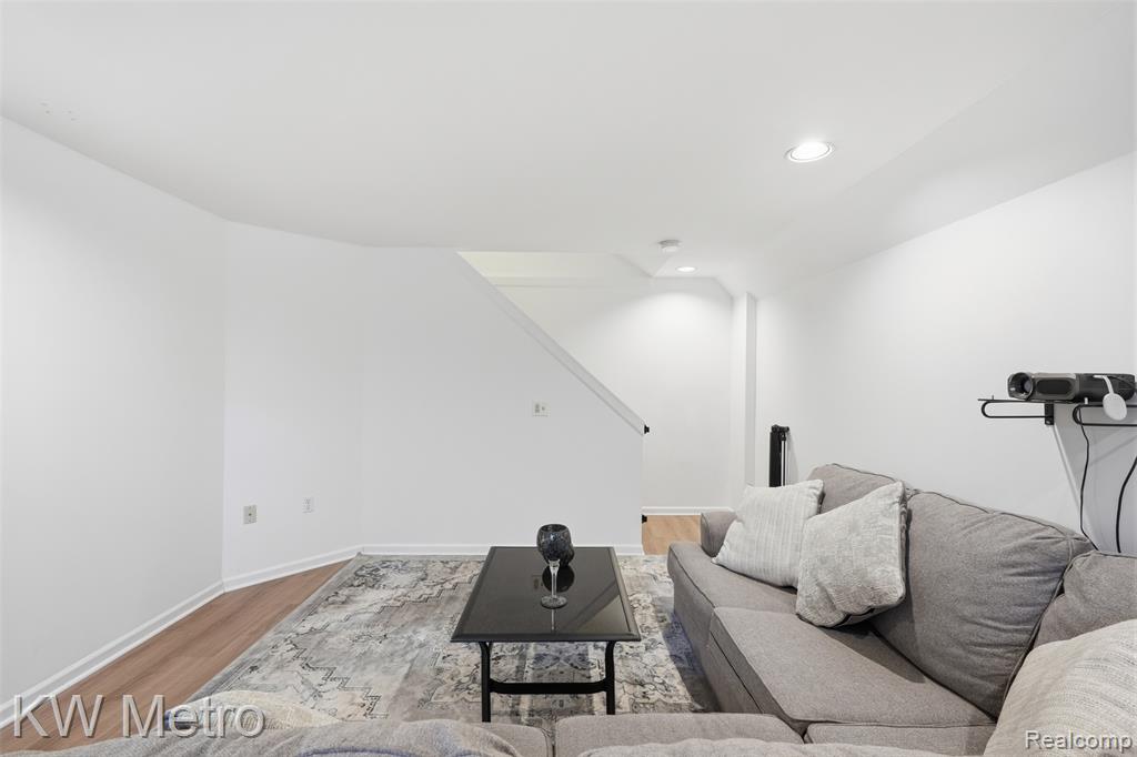 7072 Green Farm Road, West Bloomfield, MI — Photo 26