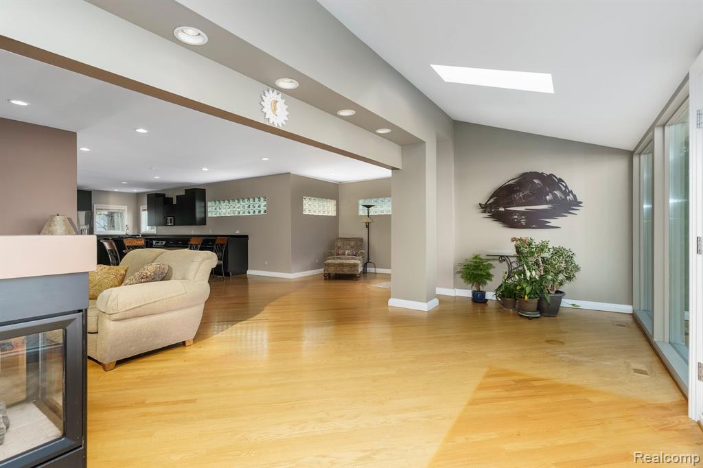 775 Lyle Drive, Waterford, MI 48327 — Photo 29