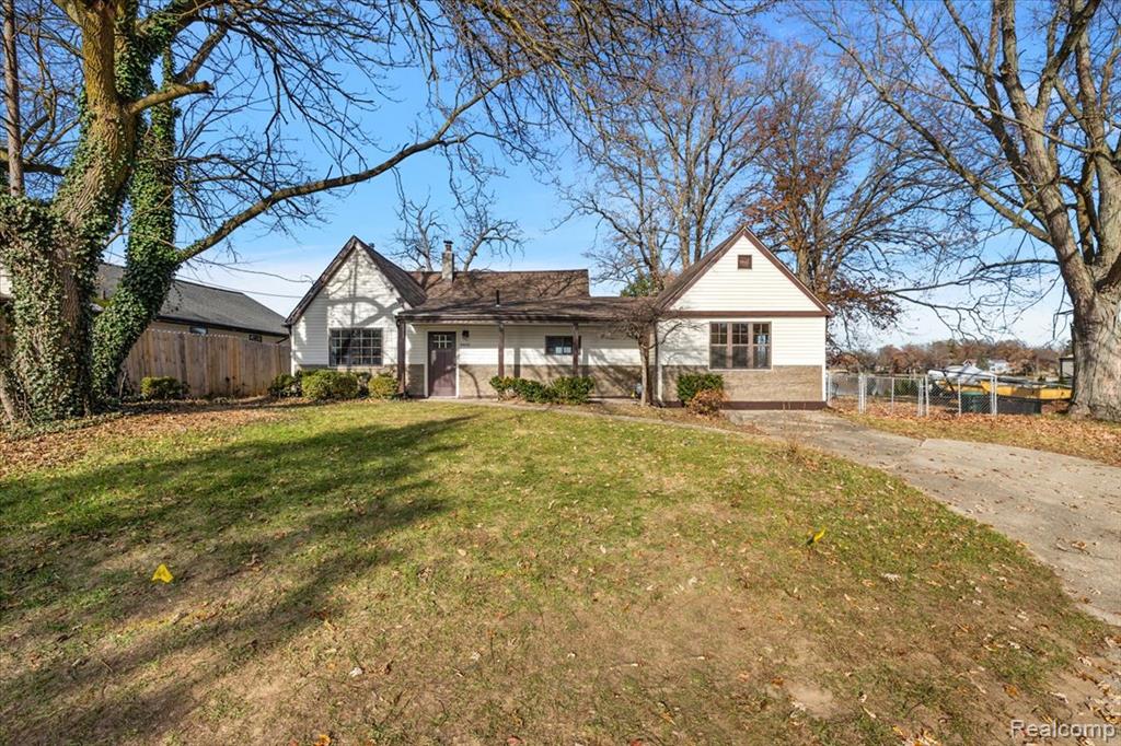 9492 Roundlake Boulevard, White Lake, MI — Photo 2
