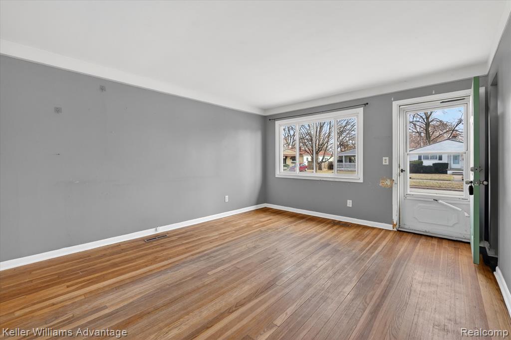 5710 Detroit Street, Dearborn Heights, MI 48125 — Photo 6