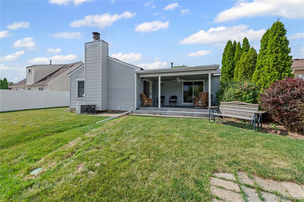 25419 Montebello Drive, Woodhaven, MI 48183 — Photo 24