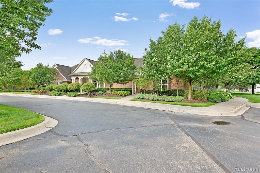 28285 COTTAGE Lane, New Hudson, MI 48165 — Photo 10