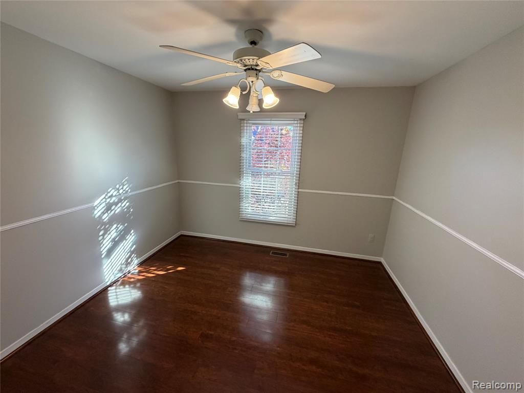 39588 Squire, Novi, MI — Photo 20