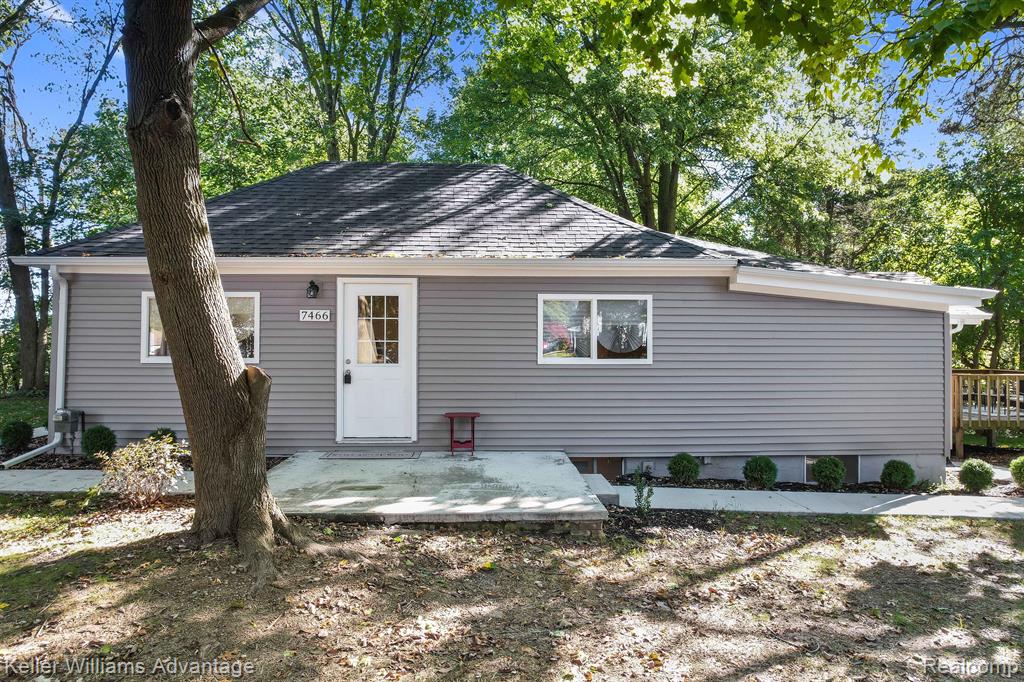 7466 LONGWORTH Drive, Brighton, MI 48116 — Photo 3